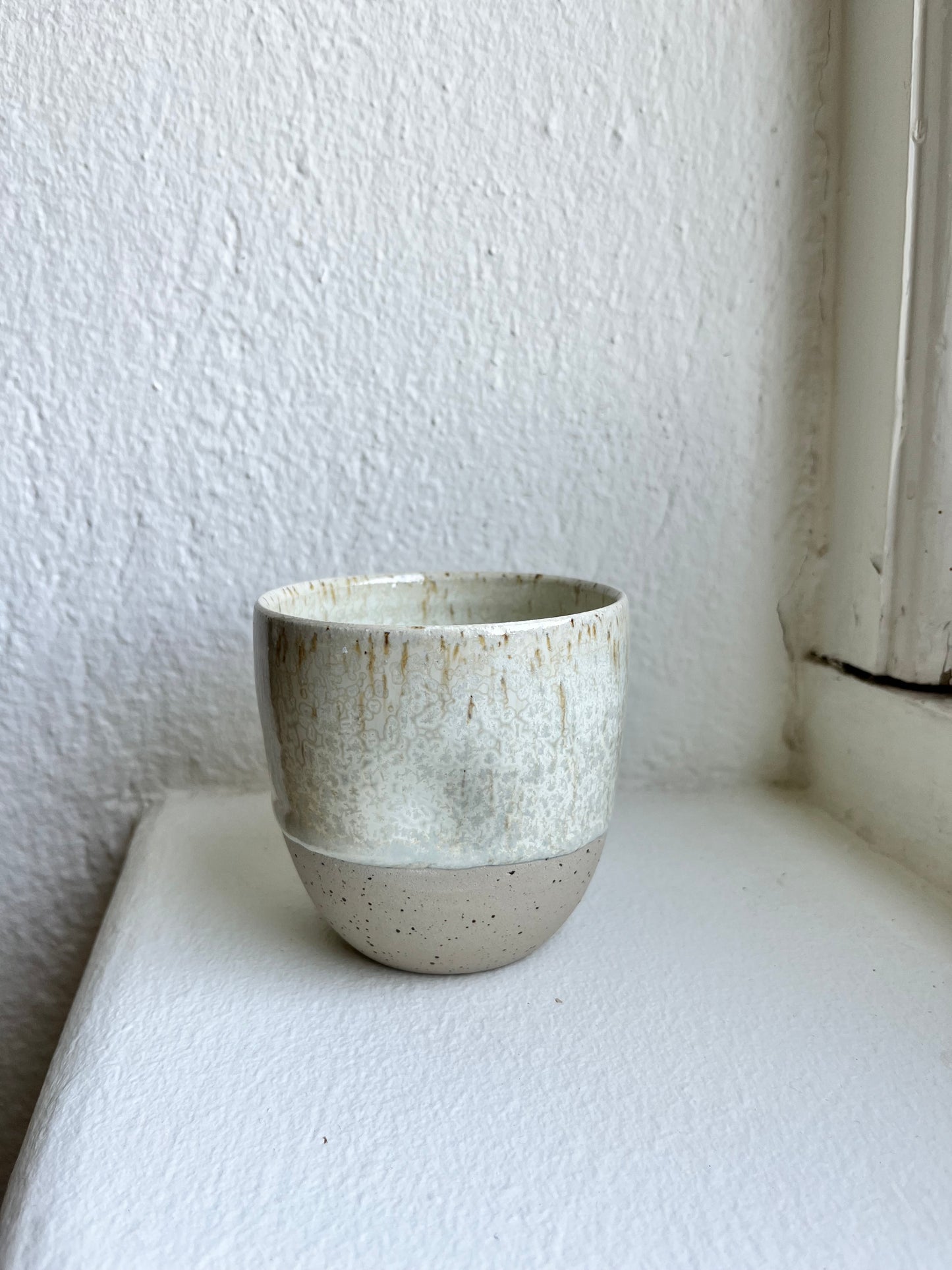 Kopp Lavaprickig creme kristall